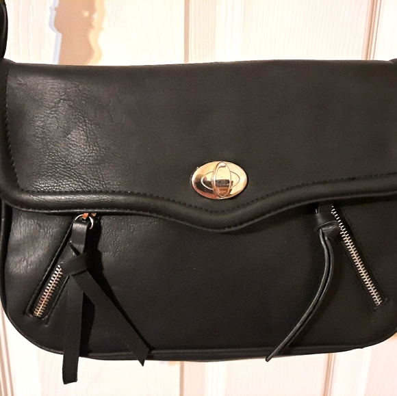 Purse - Picture 1 of 4